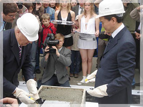 �. ������� � �. ��������� �� �������� ����� ������������� �������� ������.