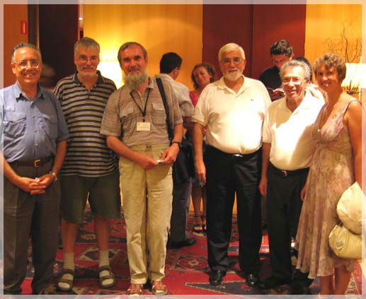 ���������� ��������� � ������������ ���������� ����������� �. �������� (����������� ����������, ��������), �. �������� (����������� ������������� ����� ESRF, ��������), �. ��� (����������� ����������, ��������), �. ��������� (����������� SUNY, �������, ���), ������� ������ � �. ������� (����������� ������), � ������ � �����.