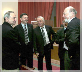 IV ������������� ����������� ��������������� �������� � ������������ ��������� (�High-Spin Molecules and Molecular Magnets�). ���� �. ����������.