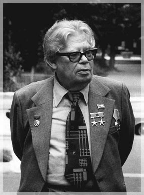 �������� ������� ���������� ���������. ���� � �����, ������������ ��� 100-������� ������ (http://bogolubov.jinr.ru).