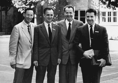 �� ������� ������������� ����������� ���������� ������� ��������� �.�. ����������� (����� �������): ����������� ������ �. �����, �.-�. ������, �.�. ����������, �. ������, ��������, 1958 �. �� ������ ��������-����� �.�. �����������.