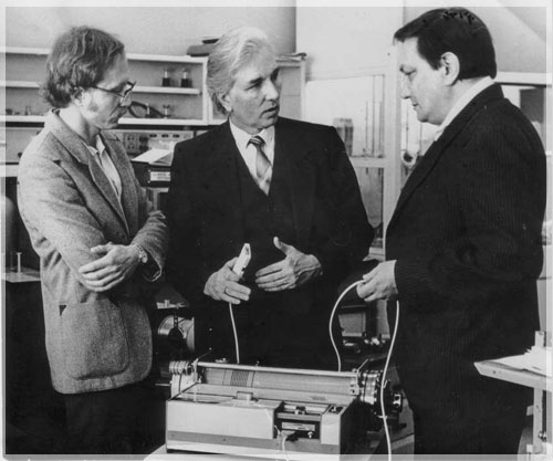1991 г., М.И. Яландин, Г.А. Месяц, В.Г. Шпак в лаборатории ИЭФ.